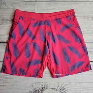 Treign Shorts Mens XL Pink Feather Print Lightweight Unlined‎ Crossfit Pockets